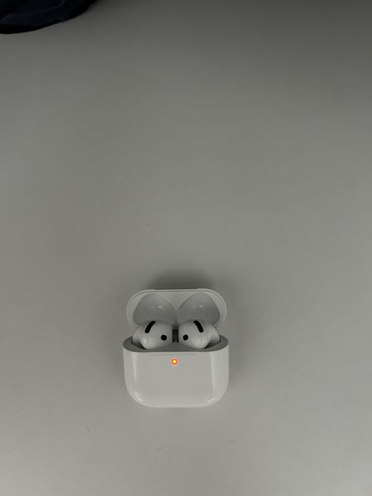 Airpods 4 оригинал