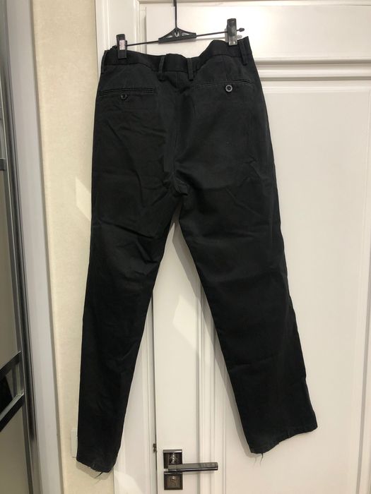 Черные штаны Dokers