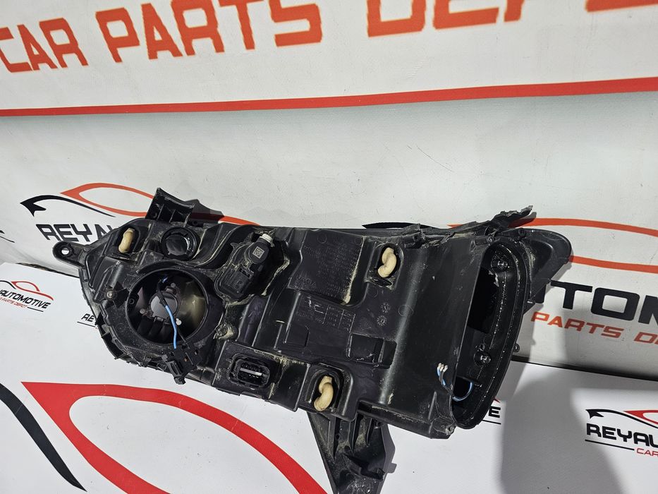 Far dreapta led Dacia Logan Sandero 3 dupa 2021 cod 260106343R