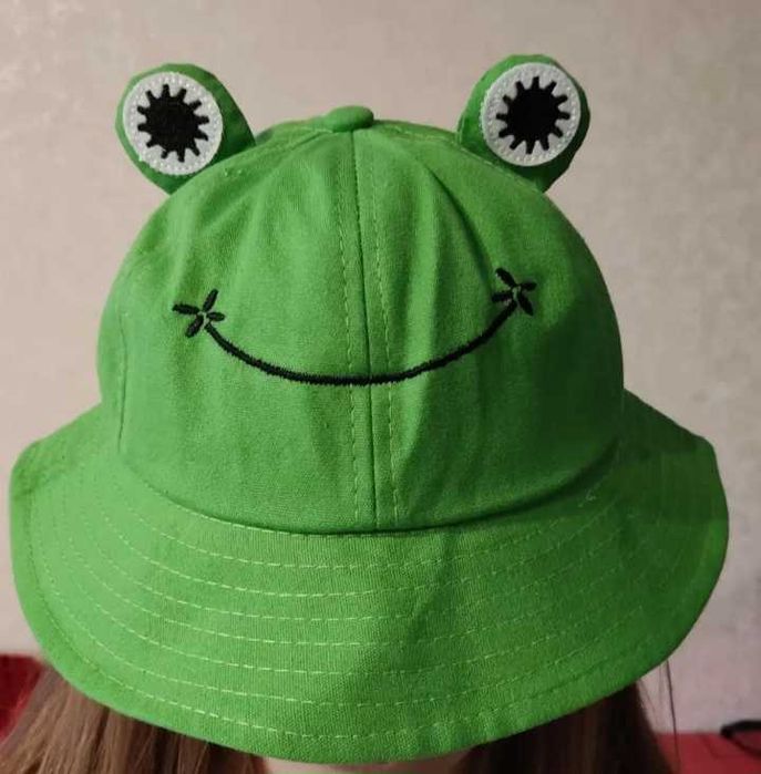 Панама в виде лягушки