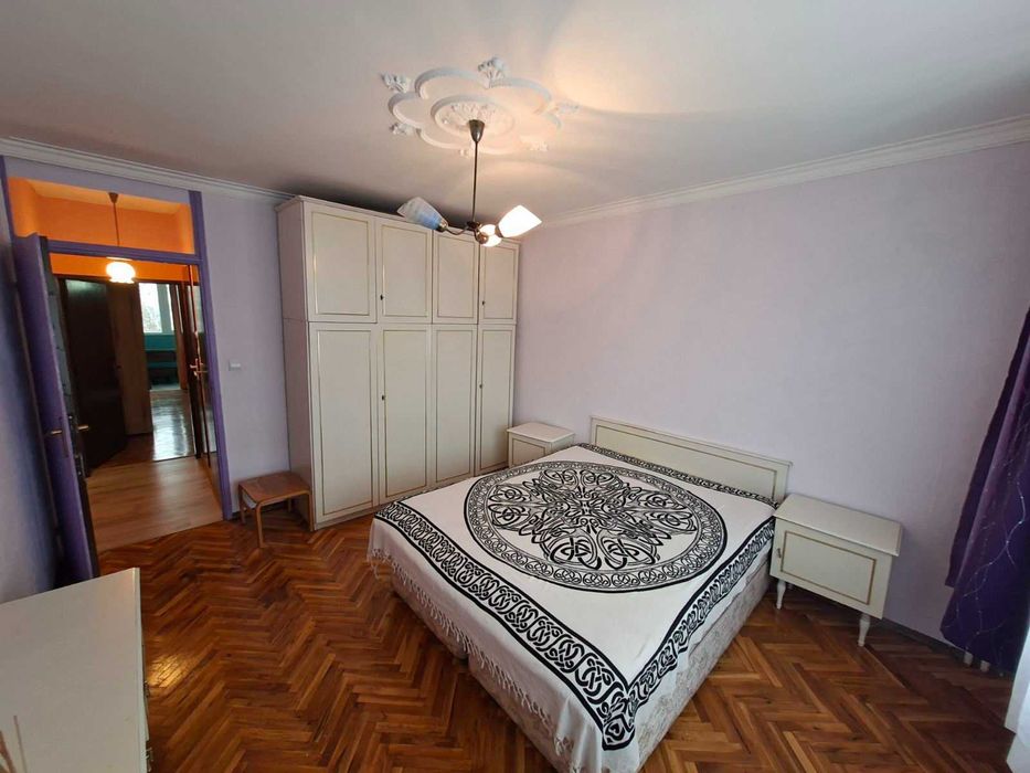 Дава се под наем Тристаен апартамент в София, Център - 90 кв.м за 746.64 € - Снимка #3