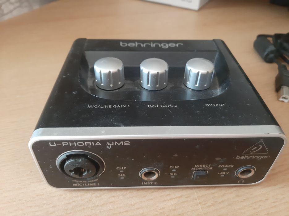 Аудио карта Behringer