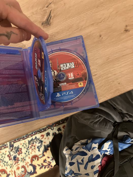 Игра на пс 4 касетный диск