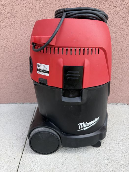 Milwaukee aspirator pentru santier