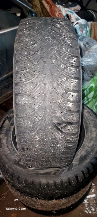 Зимние шины б/у                             .