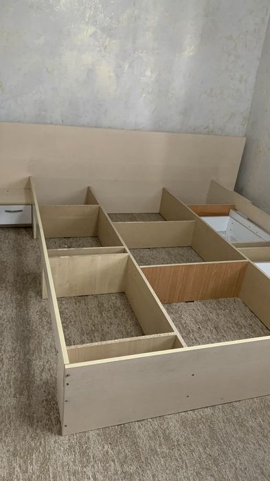 Продам 2 х спальную кровать