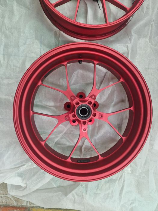 Aprilia RSV4 factory piese ( nu kawasaki yamaha honda suzuki )