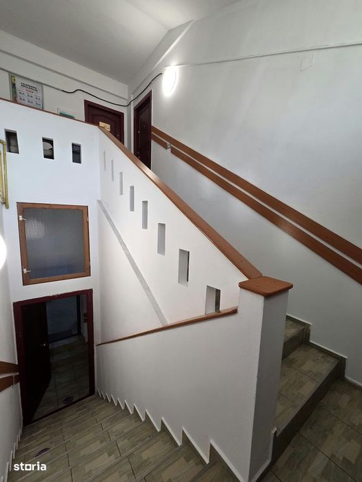 Vand apartament la casa,zona centrala
