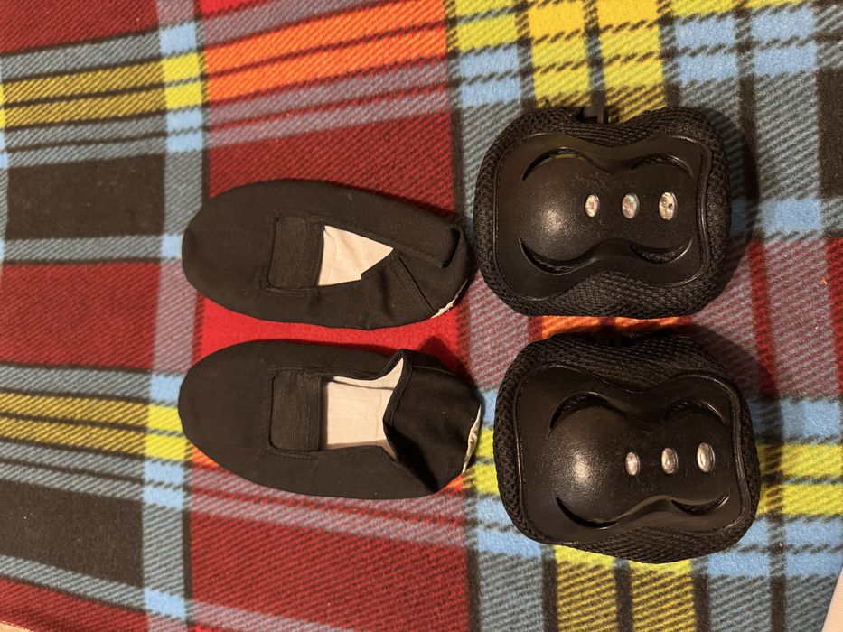 Аквашузы, чешки, наколенники