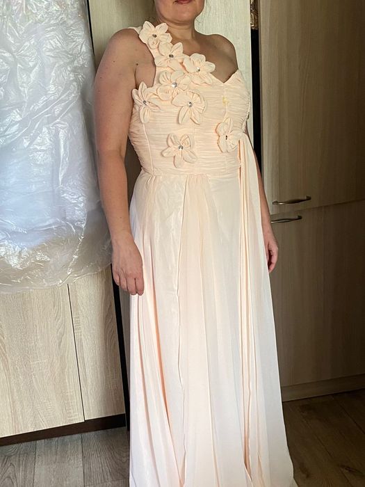 Продам вечерние платья