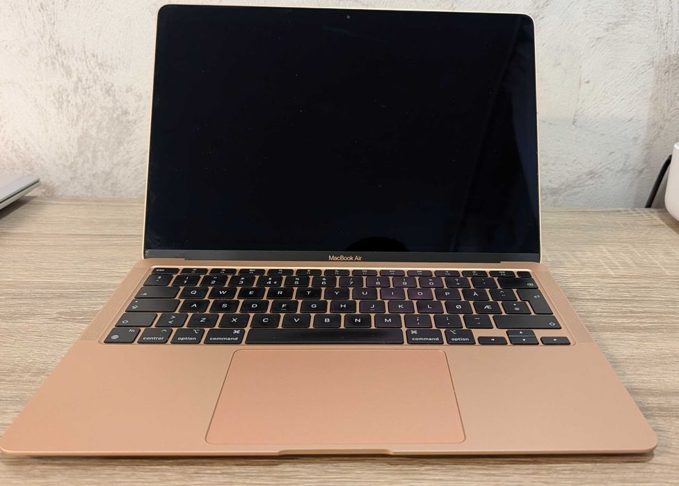 MacBook Air M1 (2020) | 8GB RAM | 256GB SSD