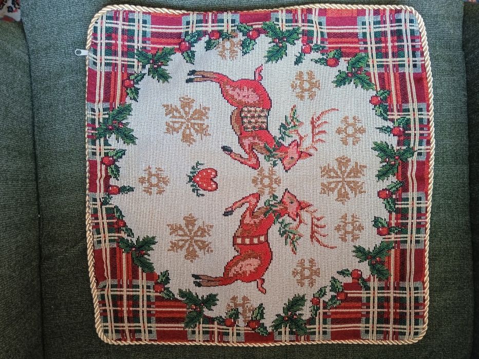 НОВИ Коледни калъфки за възглавница - рамер 40х40 см
