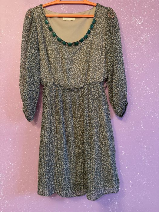 Платья нарядные и повседневные