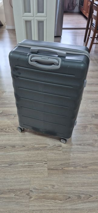 Чемодан большой и средний