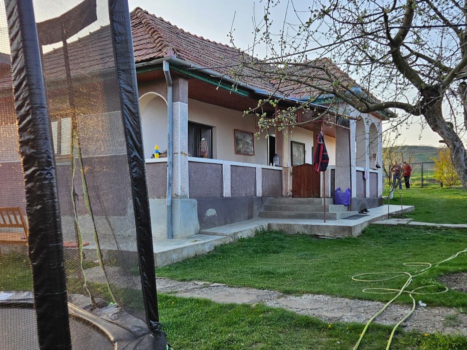 Vand tigla de pe casa la pret f bun