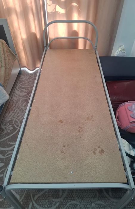 Продам железную кровать