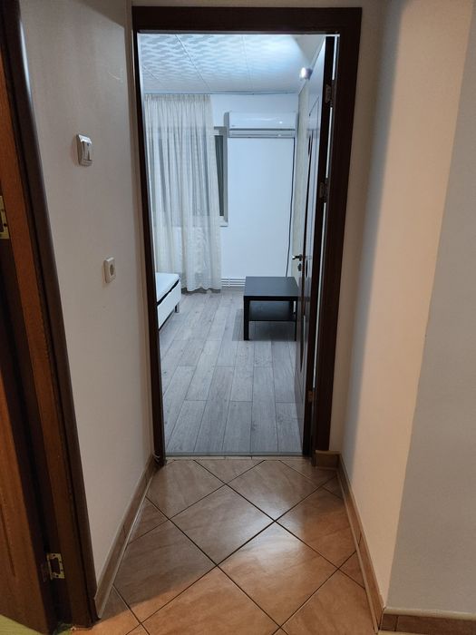 Închiriez garsonieră