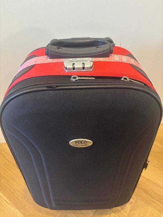 Чемодан на колесах в отличном состоянии