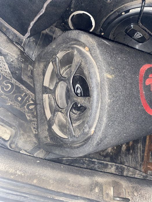 Продам сабвуфер в рабочем сост ваз запчасти