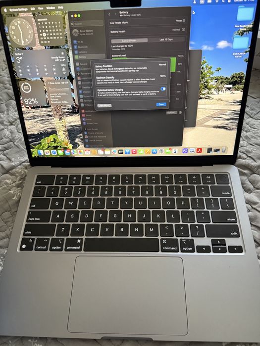 Macbook Air  M3 100%