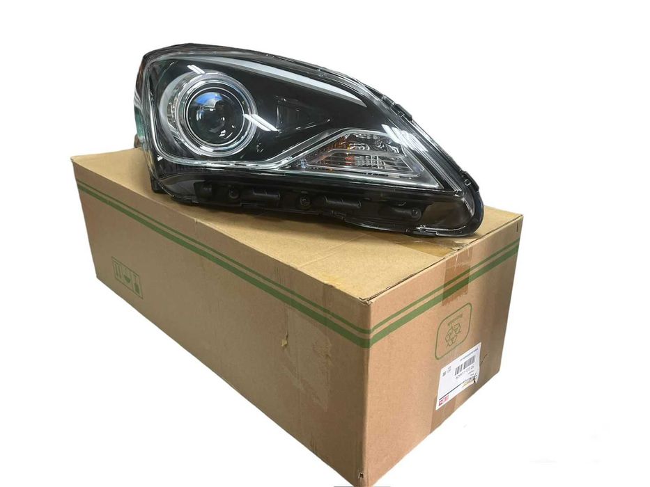 Фара передняя правая с ЛИНЗОЙ на Hyundai Accent