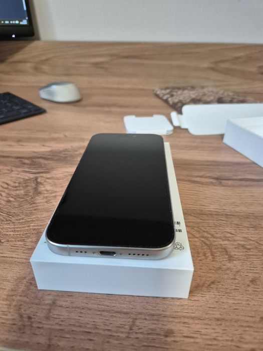 Продам iPhone 15 Pro White Titanuim 256Gb