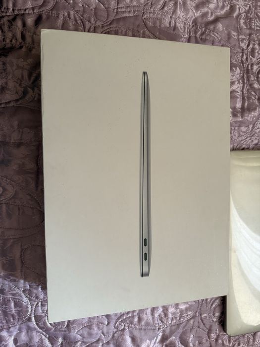 Продам Mac book air m1