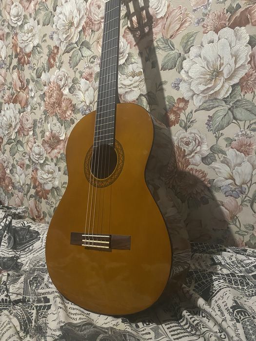 Гитара  Yamaha C40 в отличной состоянии.