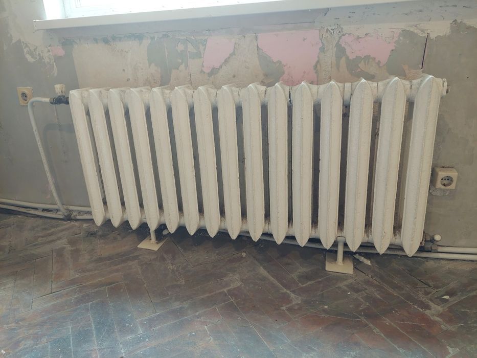 Продавам чугунени радиатори