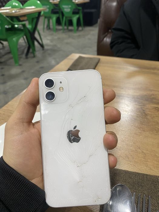 Айфон 12 64 гб акуум 100%