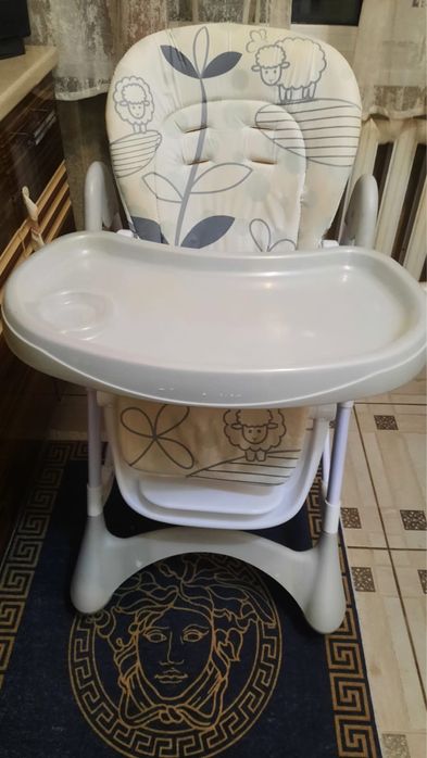 Продам столик для кормления