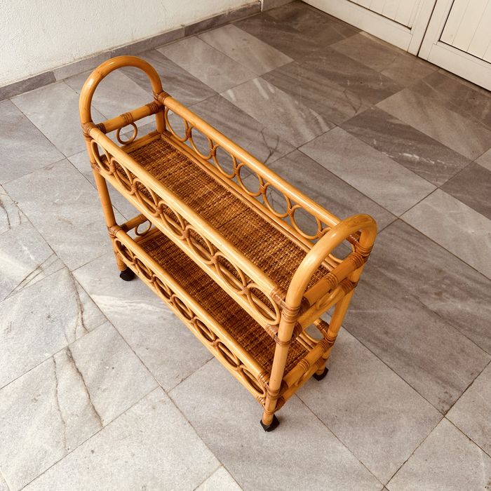 Винтидж ратанова етажерка / бар количка -естествен ратан Швеция