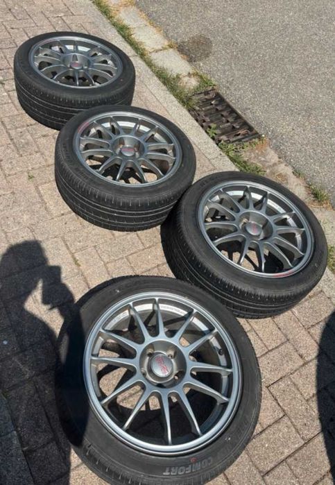 OZ Racing Superleggera - 8x17 / 5x112