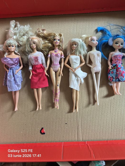 Păpuși Barbie Fetițe
