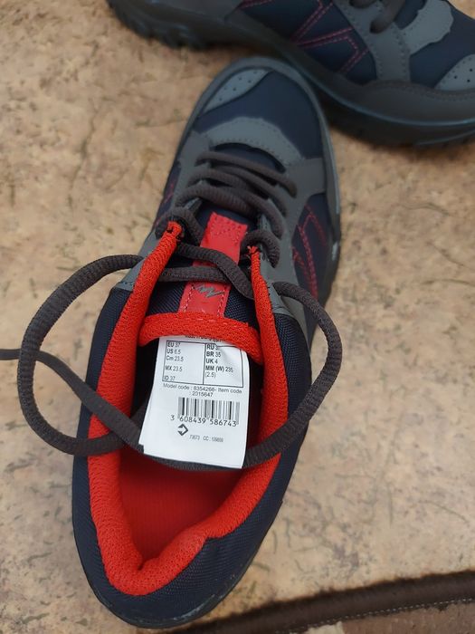 Кроссовки женские