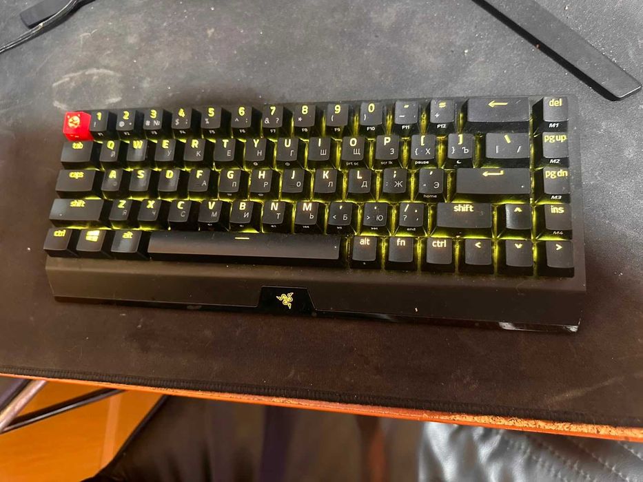 Razer BlackWidow Mini HyperSpeed 65% Wireless Практически новая