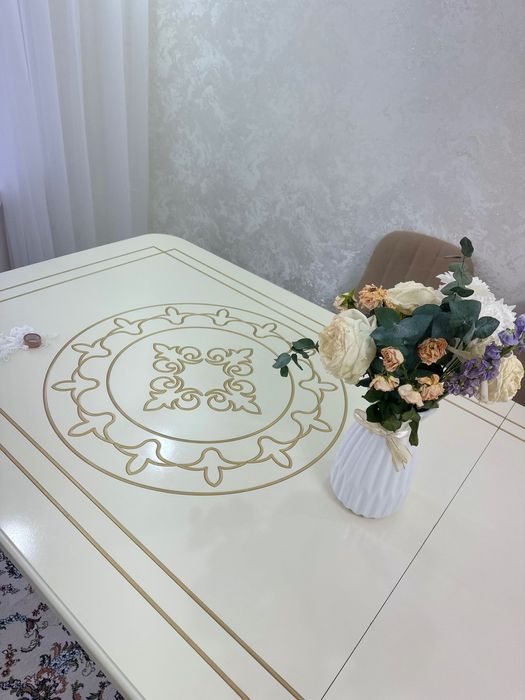 Новый стол для гостиной