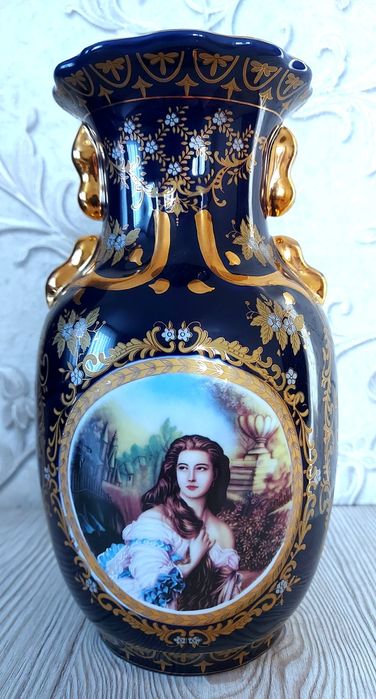 Винтажная ваза .