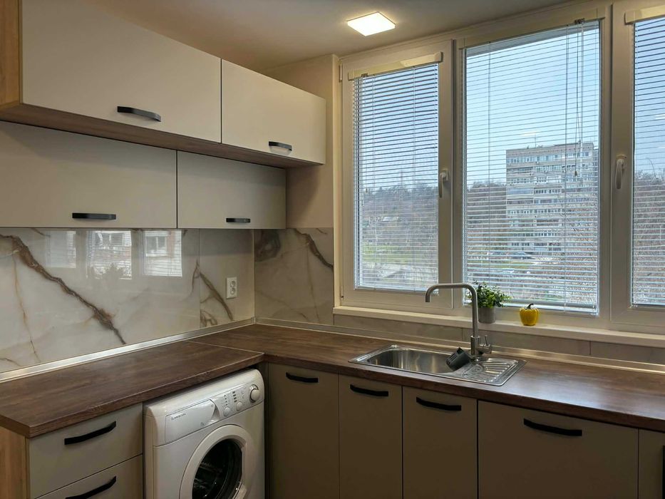 Дава се под наем Едностаен апартамент в Силистра, Север - 48 кв.м за 219.3 € - Снимка #1