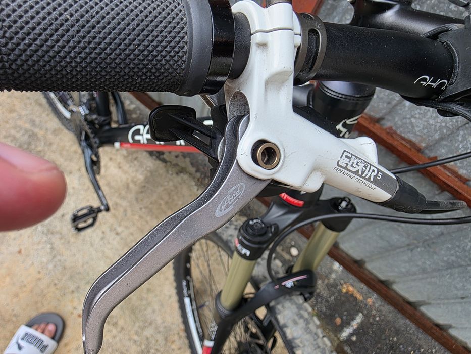 Bicicletă Ghost Edition 6000 Special Edition Frane hidraulice Avid 26