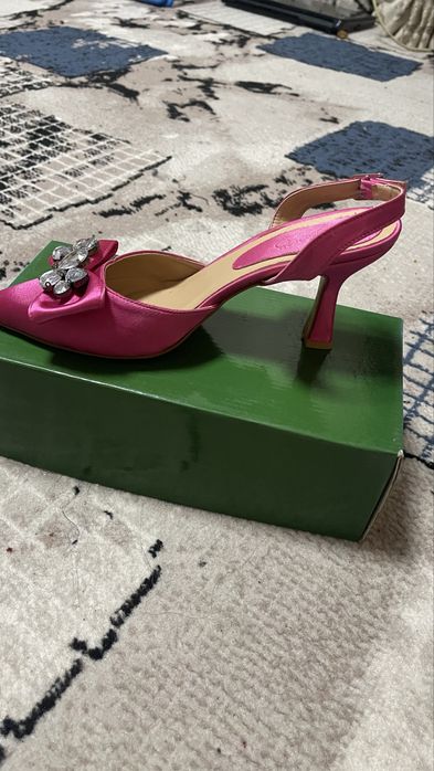 Turtsiya basanojka maliniviy