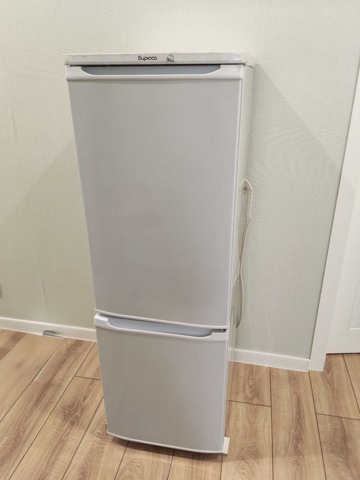 Холодильник Бирюса