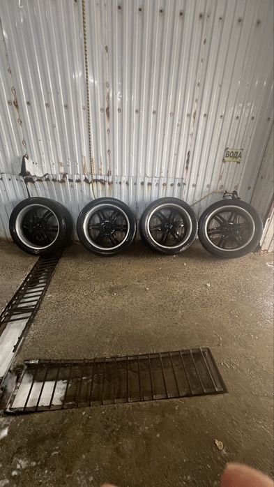 Диски с шинами продается