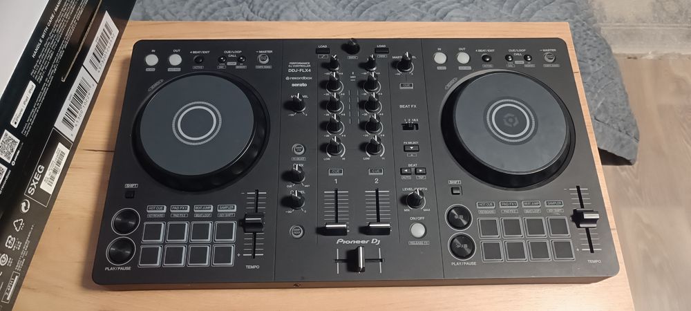 DJ контроллер Pioneer