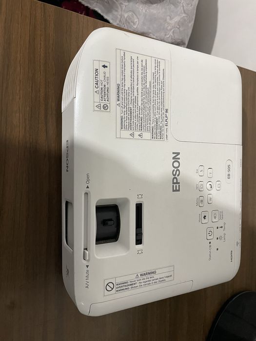 Proektor Epson EB-SO5 kabeli bor