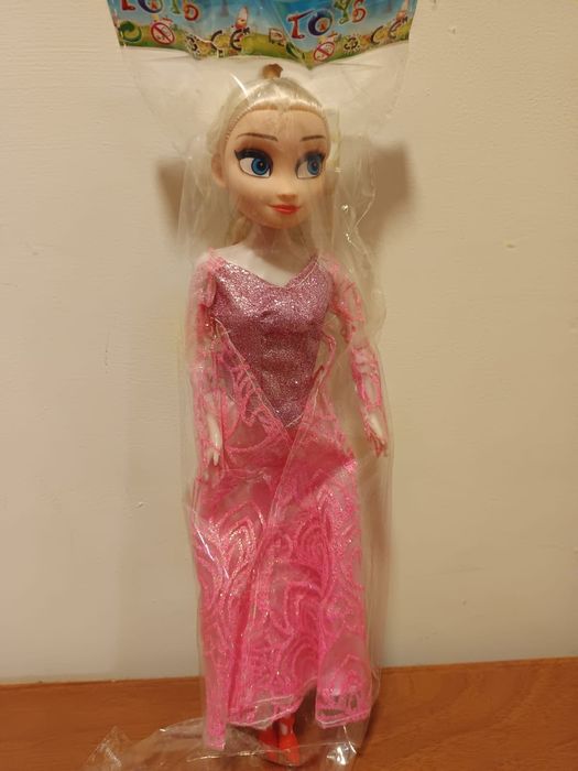 Продавам играчи за момиче и момче