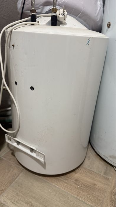 Продам водонагреватель Elektrolux 80 литров