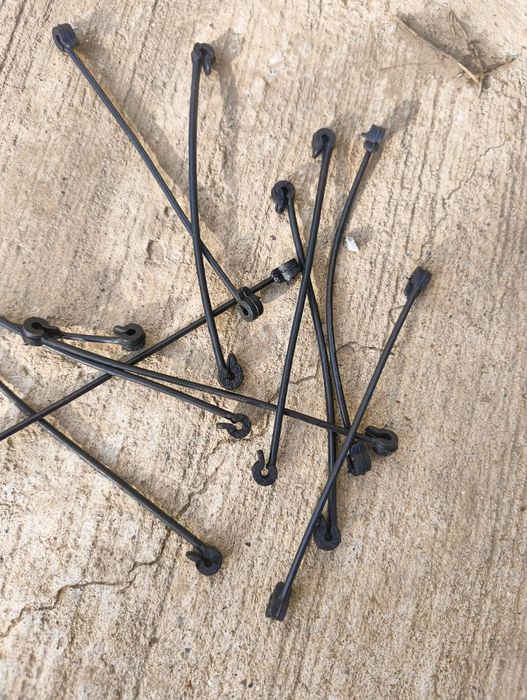 Vand bride sau cleme din plastic prindere pomi sau vita de vie 100 buc