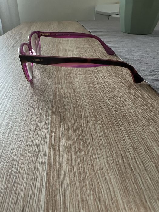 Рамки започала Vogue