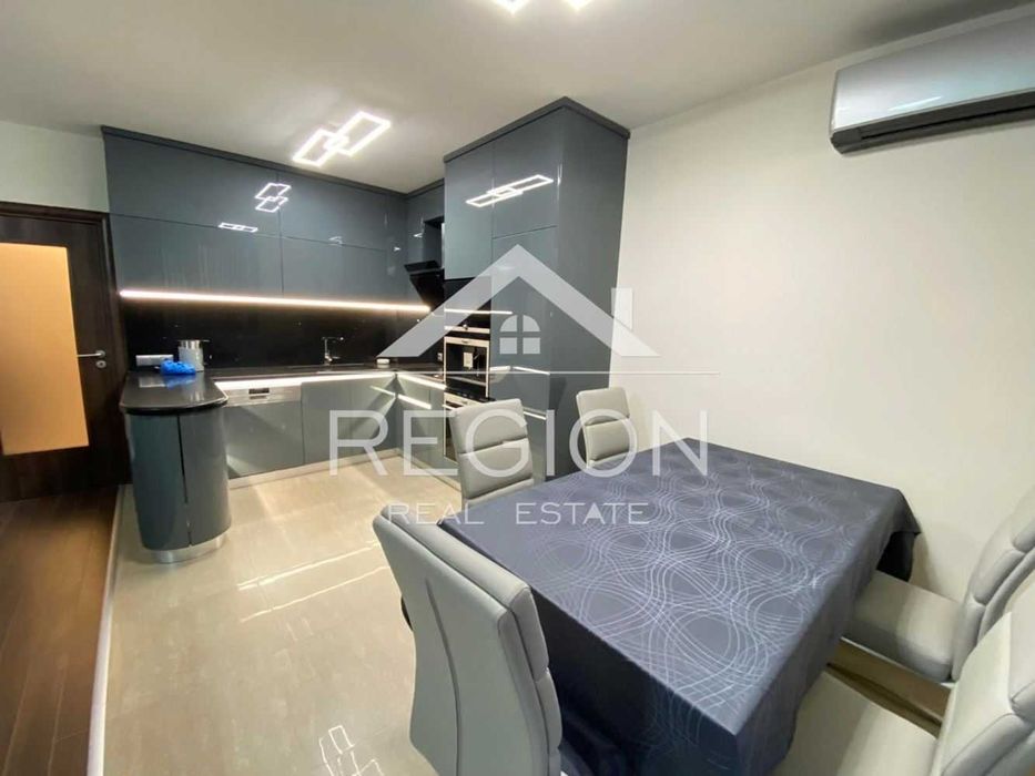 Дава се под наем Тристаен апартамент в Варна, Червен площад - 115 кв.м за 1600 € - Снимка #1